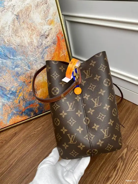 VUITTON LOUIS NÉONOÉ 0630